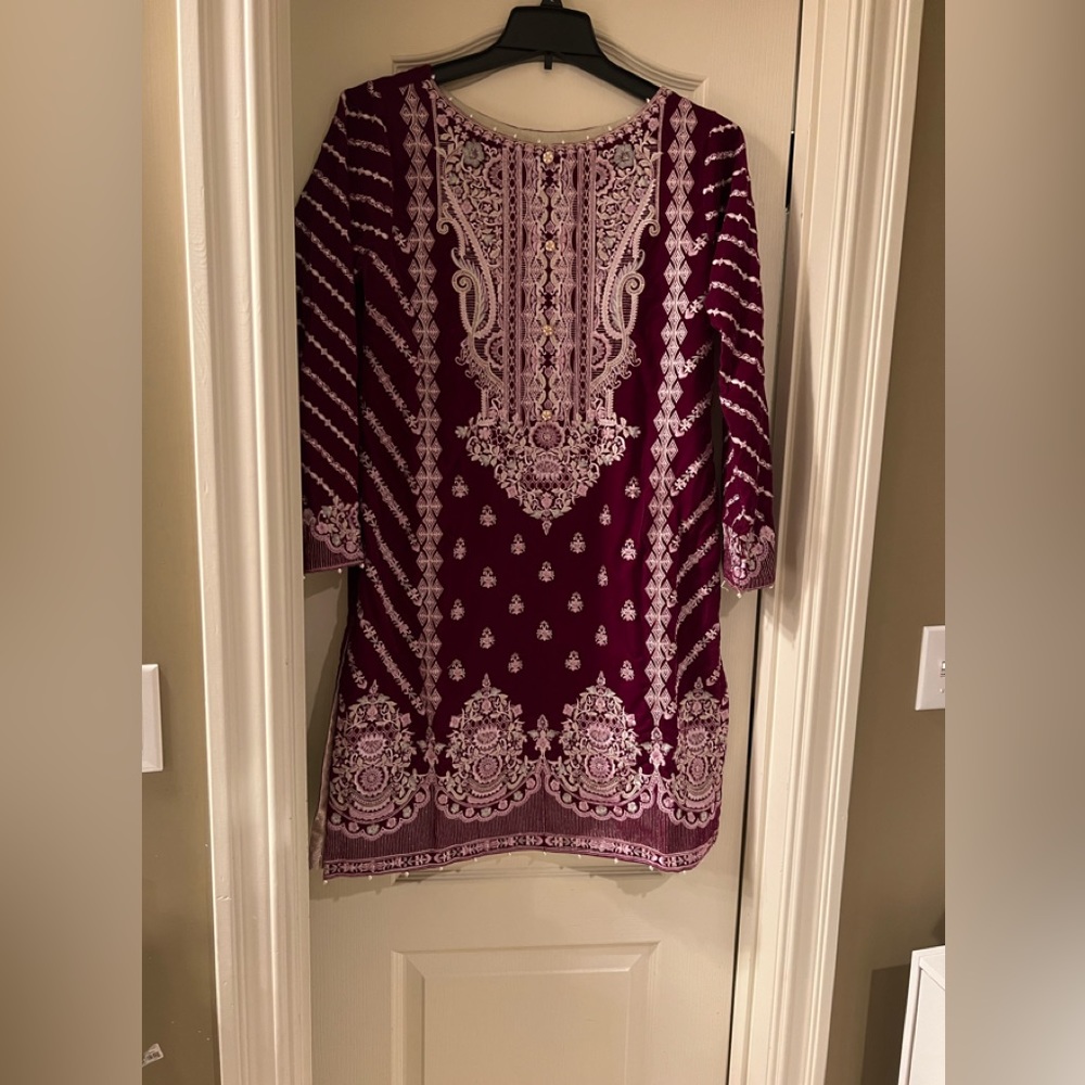 Micro velvet embroidered kurta with organza duppta…